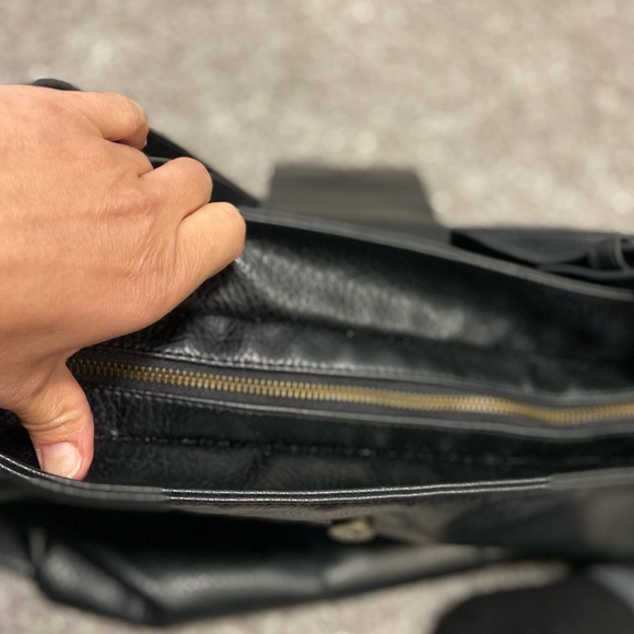 EUC Matt & Nat Samsura Large Black Vegan Leather Shoulder bag - Picture 6 of 8